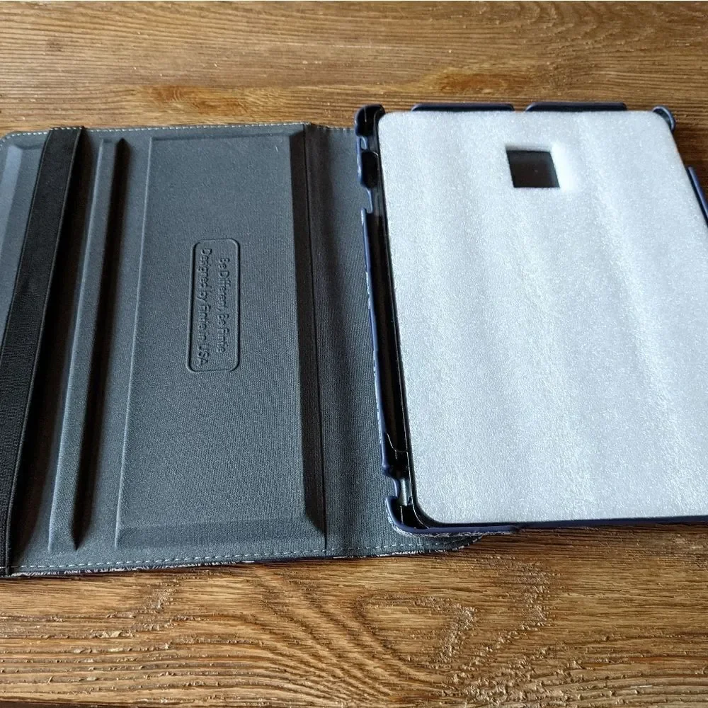 LNWOT Fintie Fire HD 10 Rotating Case